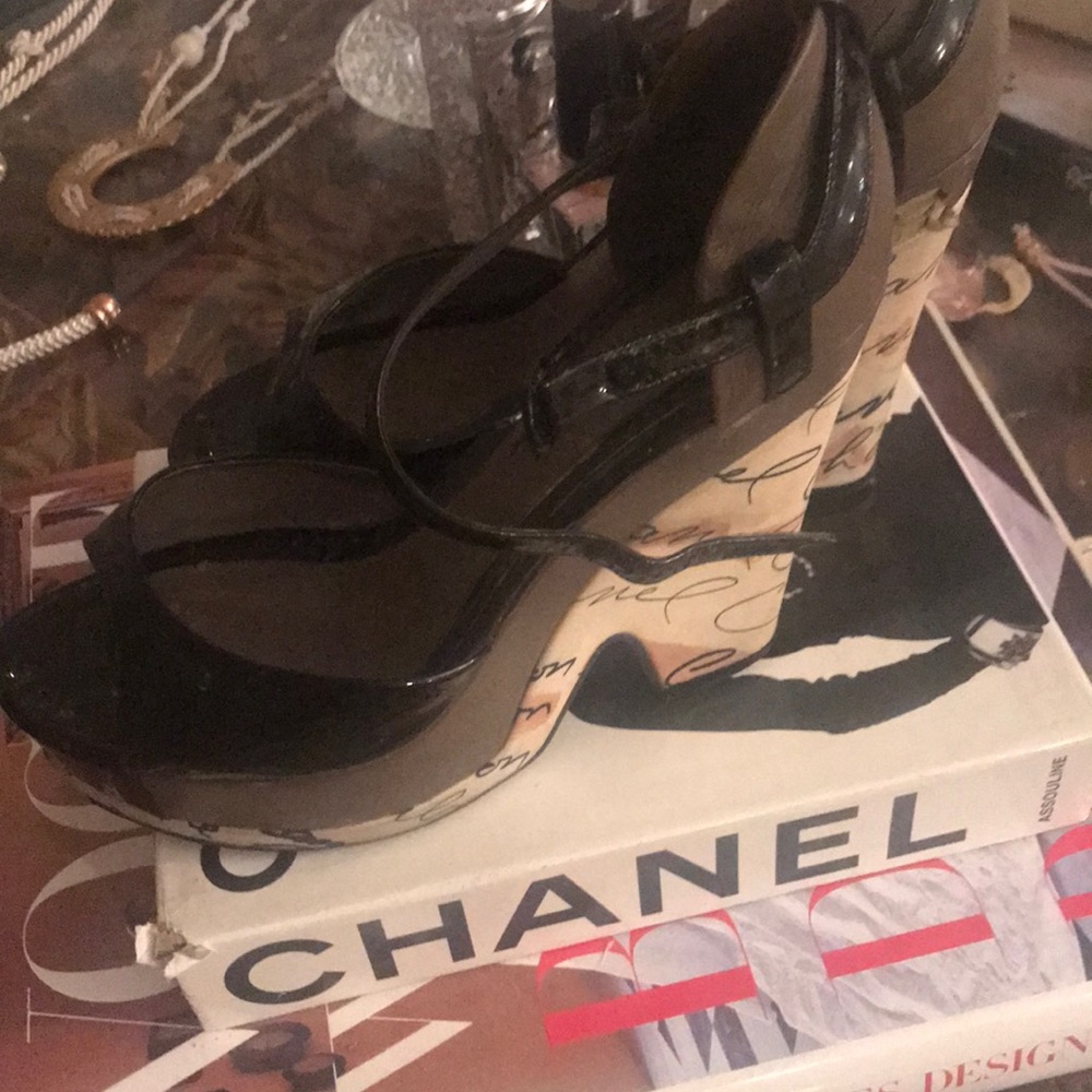 Chanel peep toed Wedges